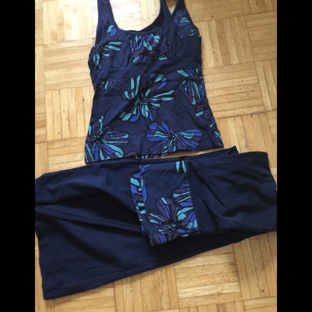 Old Navy Yoga Set Size Small Never Worn